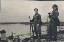 Ảnh: Những bóng hồng Liên Xô bảo vệ Leningrad trước quân phát xít Đức