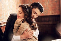 Đã qua lại với tình cũ, vợ còn mang "món quà khủng" này về