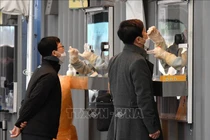 COVID-19 tới 6h sáng 5/12: Biến thể Omicron lan ra 44 nước