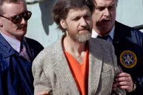 Những tên tội phạm khét tiếng bị FBI truy bắt gắt gao nhất