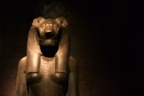 Nữ thần chiến tranh, bảo vệ pharaoh quyền lực ra sao?