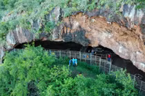 Bí mật bất ngờ của loài người trong hang động 200.000 tuổi 