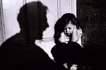 Bé gái 6 tuổi ở Hà Nội tử vong nghi có dấu hiệu bị bạo hành