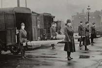 Giữa đại dịch cúm 1918, dân Mỹ chữa bệnh bằng... rượu whisky