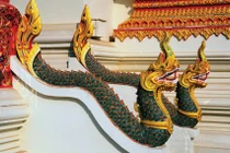 Giải mã thú vị về linh vật rắn ở các nước