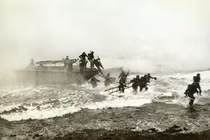 Bộ ảnh kinh điển giờ mới tiết lộ về Chiến tranh thế giới 2 