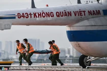 Chuyến bay cấp cứu bằng trực thăng trên bầu trời TP.HCM