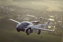 Cận cảnh ô tô “biến hình” thành máy bay trong 3 phút