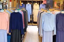 Chọn mua áo chống nắng màu sáng hay sẫm? 