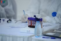 Hà Nội test nhanh 5.222 mẫu cho những người đến Bệnh viện Bạch Mai