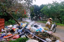 Sau Tết, nhiều tuyến đường ở Nghệ An ngập rác thải