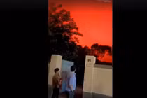 Bầu trời bỗng dưng “đỏ như máu” ở Trung Quốc: Lời giải cực bất ngờ! 