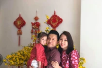 Anh Hai Lam Trường khoe Tết hạnh phúc bên vợ con ở Việt Nam
