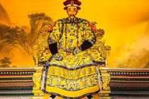 Bí mật gây sốc về bộ long bào của hoàng đế Trung Quốc 