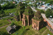 Cụm tháp chăm Khương Mỹ bị muối hóa sau trùng tu 6 tháng