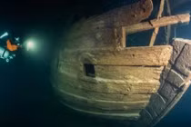 Khó tin “tàu ma” hơn 400 tuổi gần như vẹn nguyên dưới nước