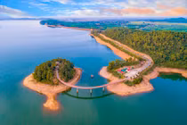 Hồ Kẻ Gỗ là khu du lịch nổi tiếng của tỉnh nào?