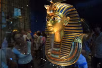 Giải mã bất ngờ mặt nạ vàng trên xác ướp pharaoh Tutankhamun 