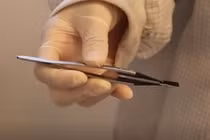 Sốc: Lộ thiết bị công nghệ mỏng nhất thế giới dày 2 nguyên tử