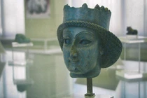 Nữ hoàng huyền thoại của Ba Tư từng mắc căn bệnh bí ẩn?