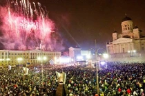 Đón giao thừa, mừng năm mới... “hổng” giống ai 