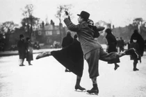 Loạt ảnh thú vị hé lộ cuộc sống muôn màu của người xưa