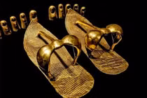 Vì sao người Ai Cập luôn chôn dép vàng trong cổ mộ? 