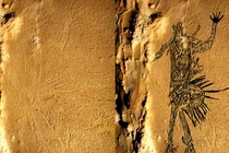 Kiểm tra hang động, chuyên gia sững người thấy báu vật quý ngàn năm