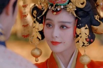 Bí mật phòng the 2 chấm đỏ trên khóe miệng phi tần Trung Quốc