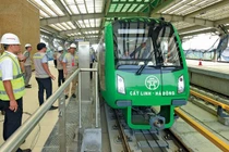 Chuyên gia DA Cát Linh - Hà Đông “mắc kẹt” vì virus Corona