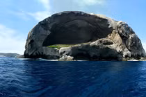 Bí mật bất ngờ ở hòn đảo trông giống sọ người