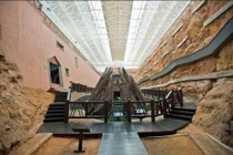 Khai quật mộ cổ ngàn năm tuổi, tái mặt thấy thứ bên trong 