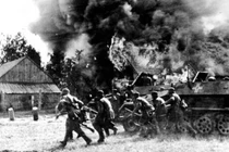 Liên Xô phát hiện âm mưu xâm lược của Hitler từ khi nào?