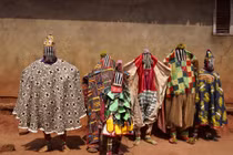 Choáng ngợp những nghi lễ cổ xưa lạ lùng trên thế giới