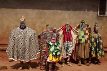 Choáng ngợp những nghi lễ cổ xưa lạ lùng trên thế giới