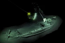 Giới khảo cổ "mừng ra mặt" khi chạm xác tàu đắm cổ đại