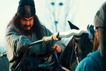 Vũ khí huyền thoại giúp Trương Phi thành danh