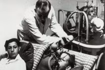 Rùng rợn thí nghiệm triệt sản vô nhân tính của Đức quốc xã