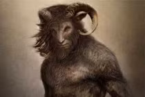 Rợn người quái vật người dê ẩn náu trong rừng, đoạt mạng người hàng loạt