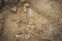 Khai quật hài cốt 5.000 tuổi, chuyên gia sững người thấy chi tiết lạ