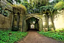 Khó giải câu chuyện về ma cà rồng khiến dân London ám ảnh