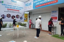 Những việc làm đẫm tình người trong đại dịch Covid-19