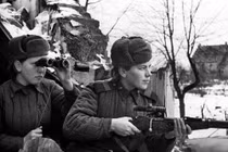 Đơn vị nữ bộ binh Liên Xô: Tuyển chọn nghiêm, đột kích nhanh