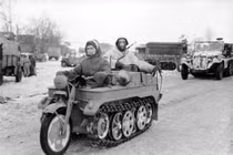 Choáng với vũ khí “dị” nửa xe máy nửa xe tăng của phát xít Đức