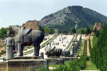 Giải mã 3 lăng mộ nằm trên long mạch phát vương bí ẩn nhất TQ 