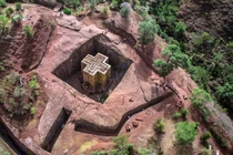 Choáng ngợp nhà thờ hình cây thánh giá khắc từ đá nguyên khối