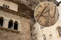 Bí ẩn thanh kiếm huyền thoại của nước Pháp bị đánh cắp