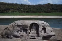 Sông hồ cạn nước, hàng loạt kho báu “khủng” bất ngờ lộ diện