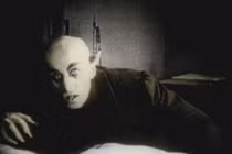 Bí ẩn rùng rợn về sinh vật hút máu tấn công con người