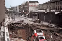 Ám ảnh loạt hình tàn khốc về Thế chiến 2, ai xem cũng quặn lòng 